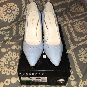 NIB Metaphor brand Powder blue pumps size 9.5.